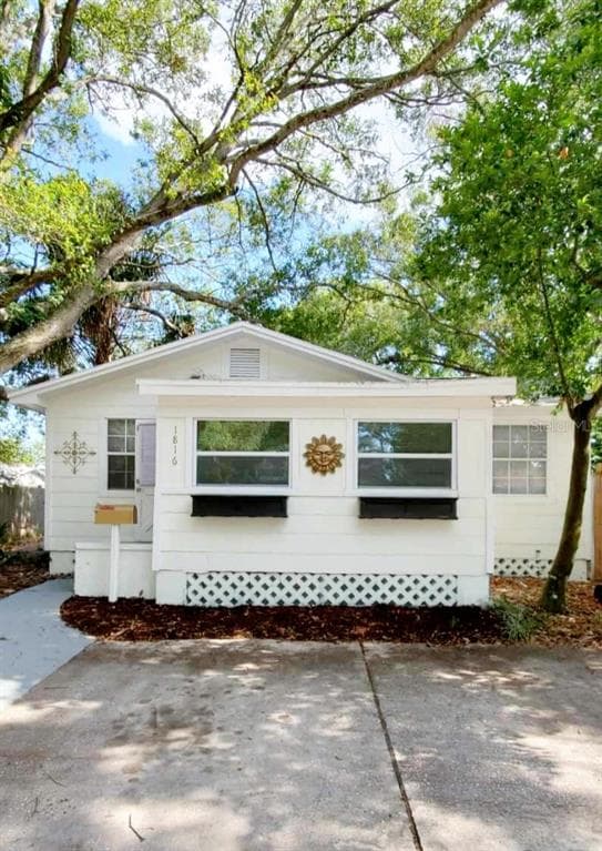 1816 34TH AVENUE N ST PETERSBURG, FL 33713