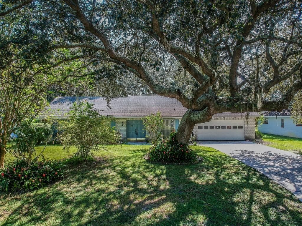 7803 N WHITTIER STREET TAMPA, FL 33617