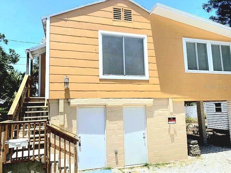 4627 1/2 BURLINGTON AVENUE N ST PETERSBURG, FL 33713