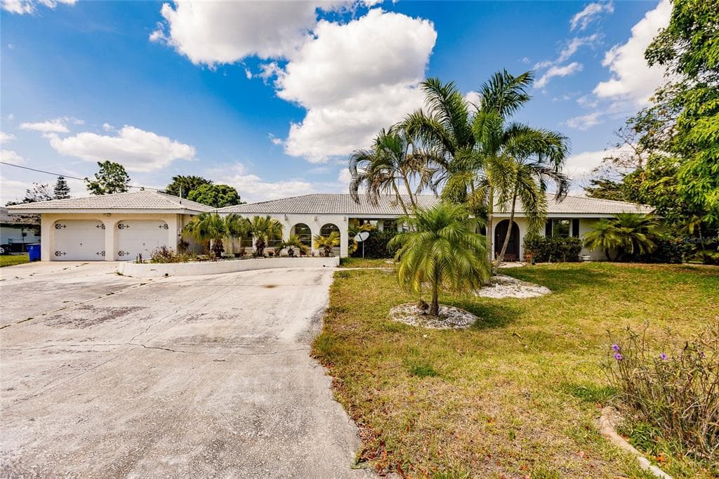 1737 CASCADE WAY NORTH FORT MYERS, FL 33917