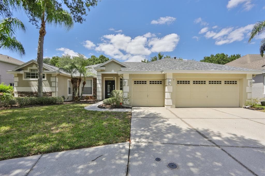 8204 NATURE COVE WAY TAMPA, FL 33647