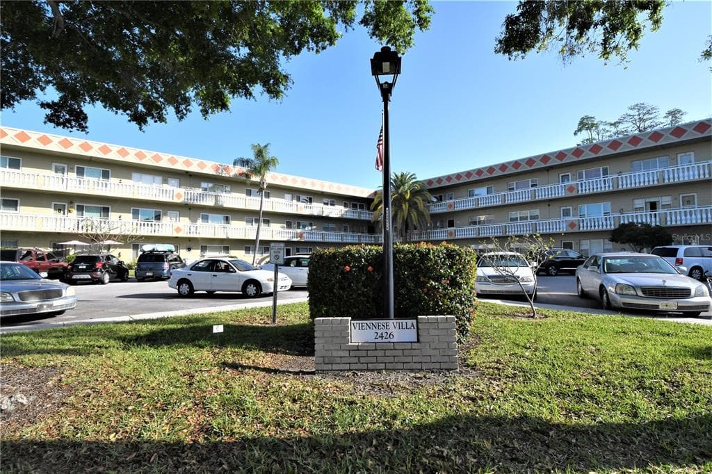 2426 ECUADORIAN WAY UNIT 40 CLEARWATER, FL 33763