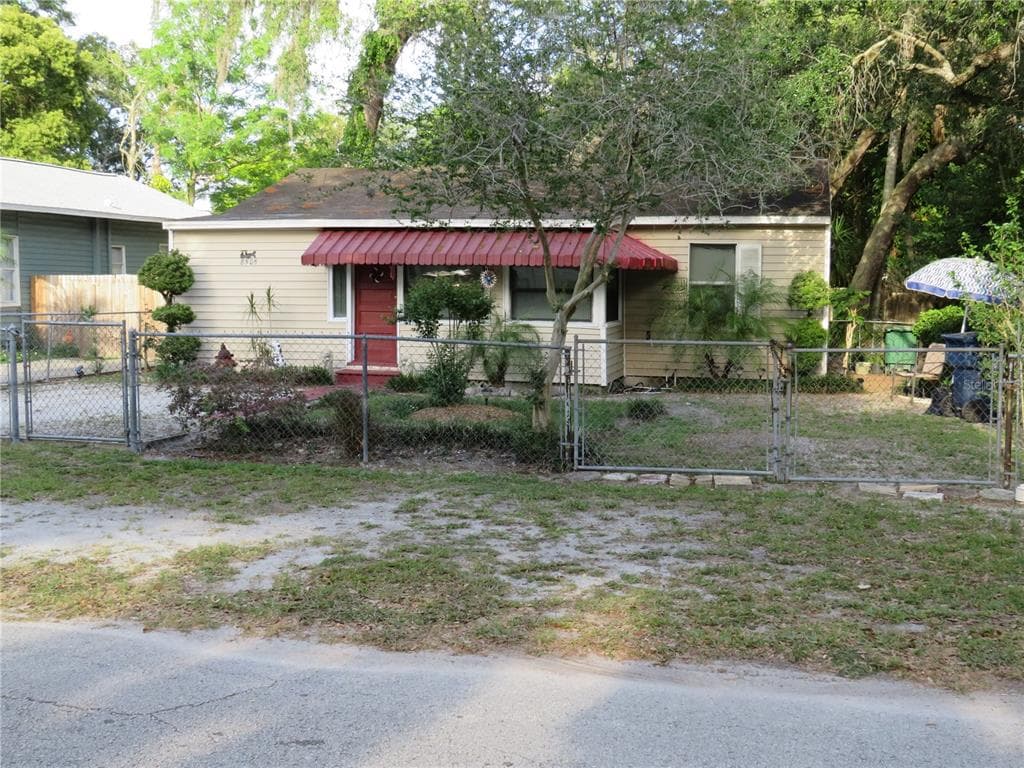 8505 N EDISON AVENUE TAMPA, FL 33604
