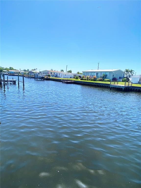 104 AMERICANA COURT NE UNIT 207 ST PETERSBURG, FL 33702
