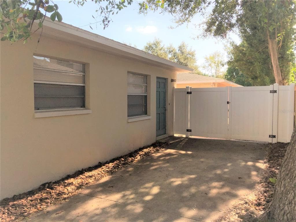 811 1/2 20TH AVENUE N ST PETERSBURG, FL 33705