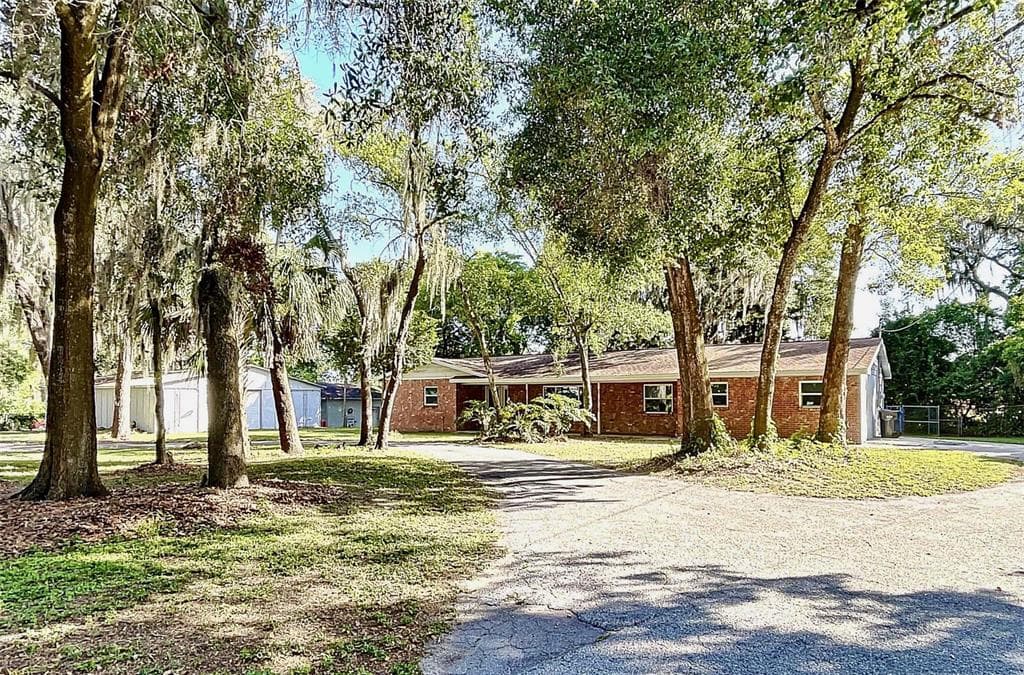 2525 LITHIA PINECREST ROAD