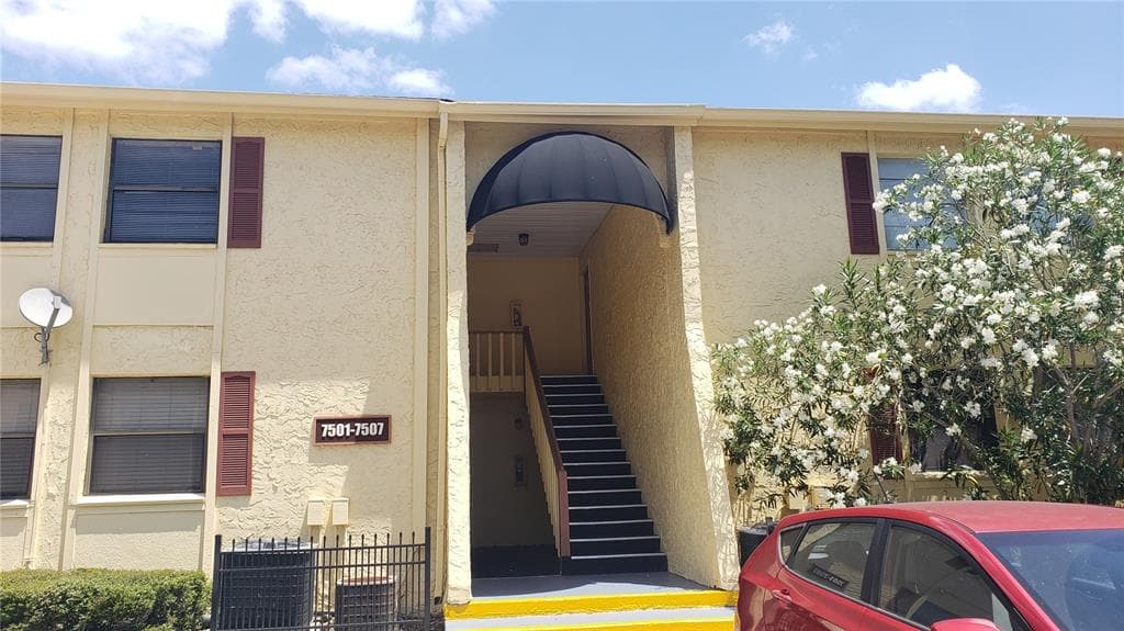 7507 DOLONITA DRIVE UNIT 7507 TAMPA, FL 33615