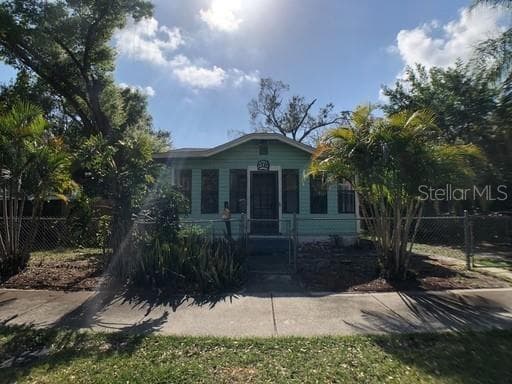 2710 N RIDGEWOOD AVENUE TAMPA, FL 33602