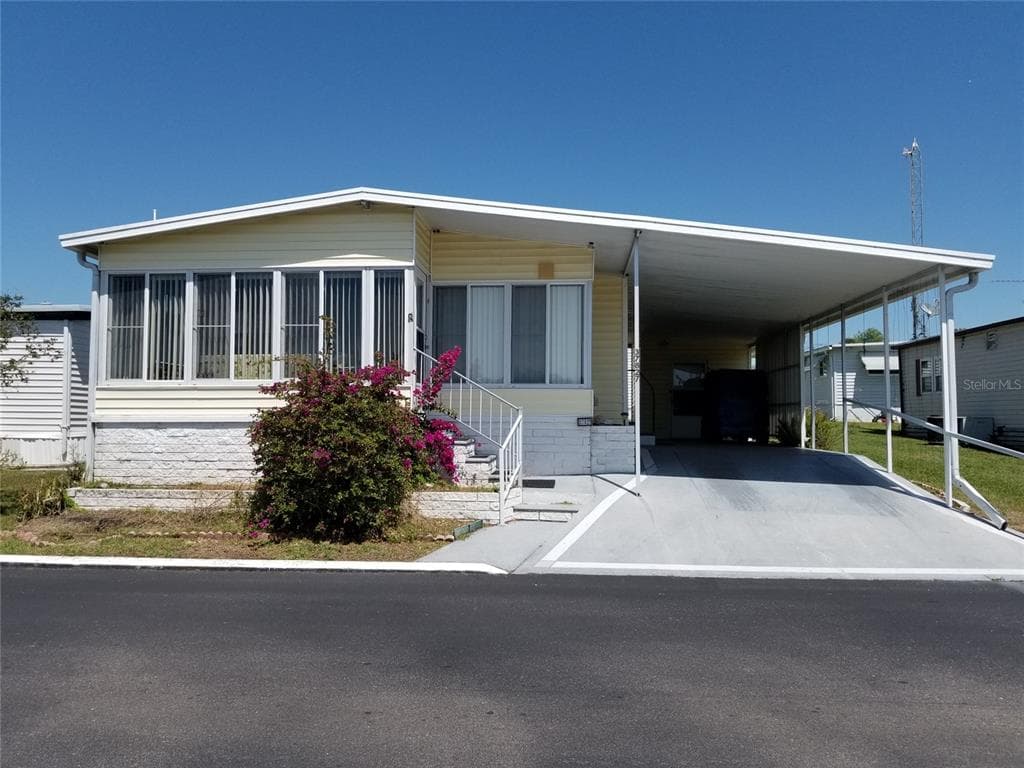 37827 BISCAYA AVENUE ZEPHYRHILLS, FL 33541