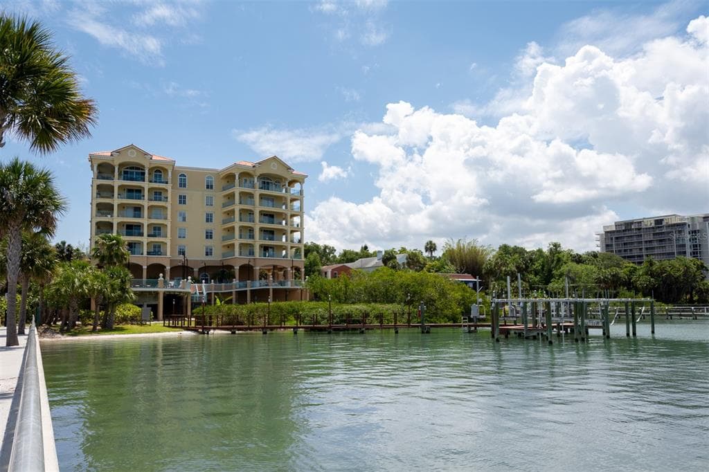 700 N OSCEOLA AVENUE UNIT 301 CLEARWATER, FL 33755