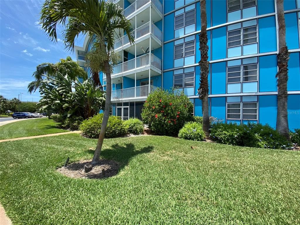 3315 58TH AVENUE S UNIT 114 ST PETERSBURG, FL 33712