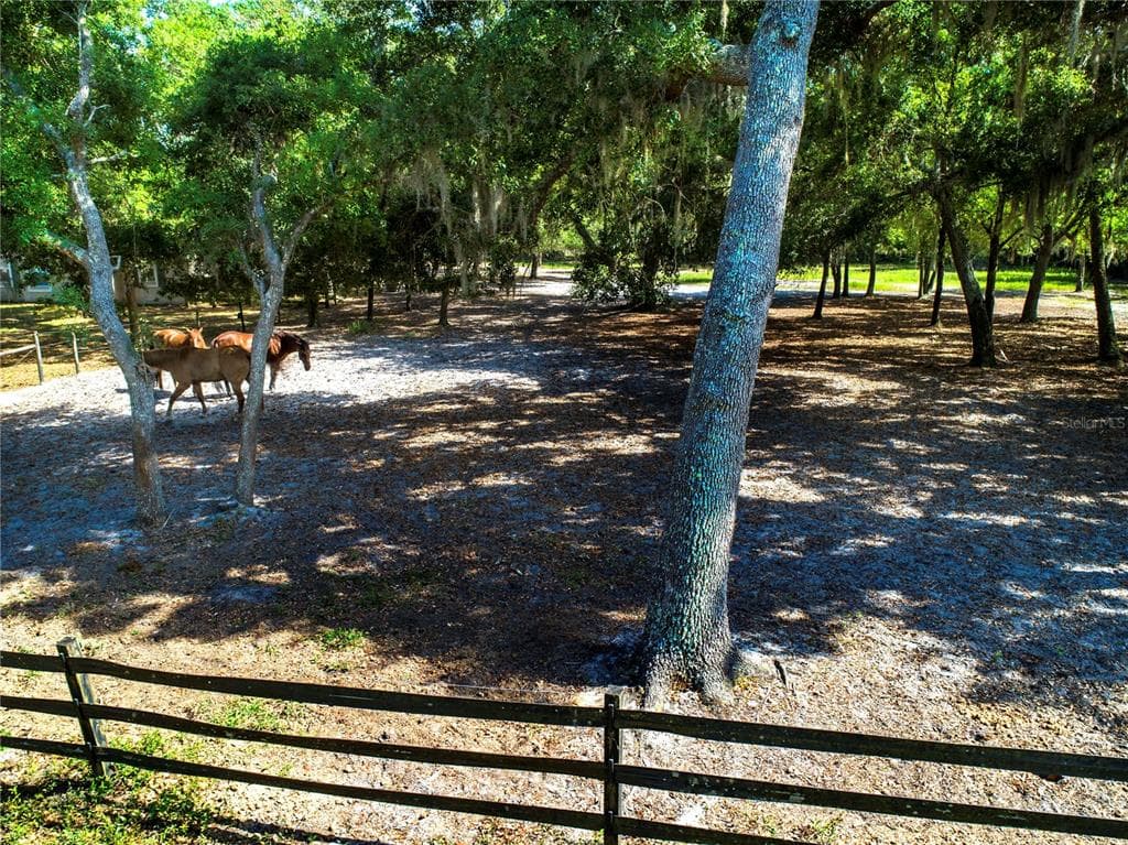 1222 BUTCH CASSIDY TRAIL WIMAUMA, FL 33598