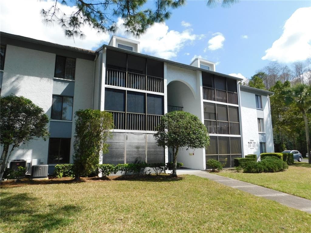 1344 PINE RIDGE CIRCLE E UNIT H3 TARPON SPRINGS, FL 34688