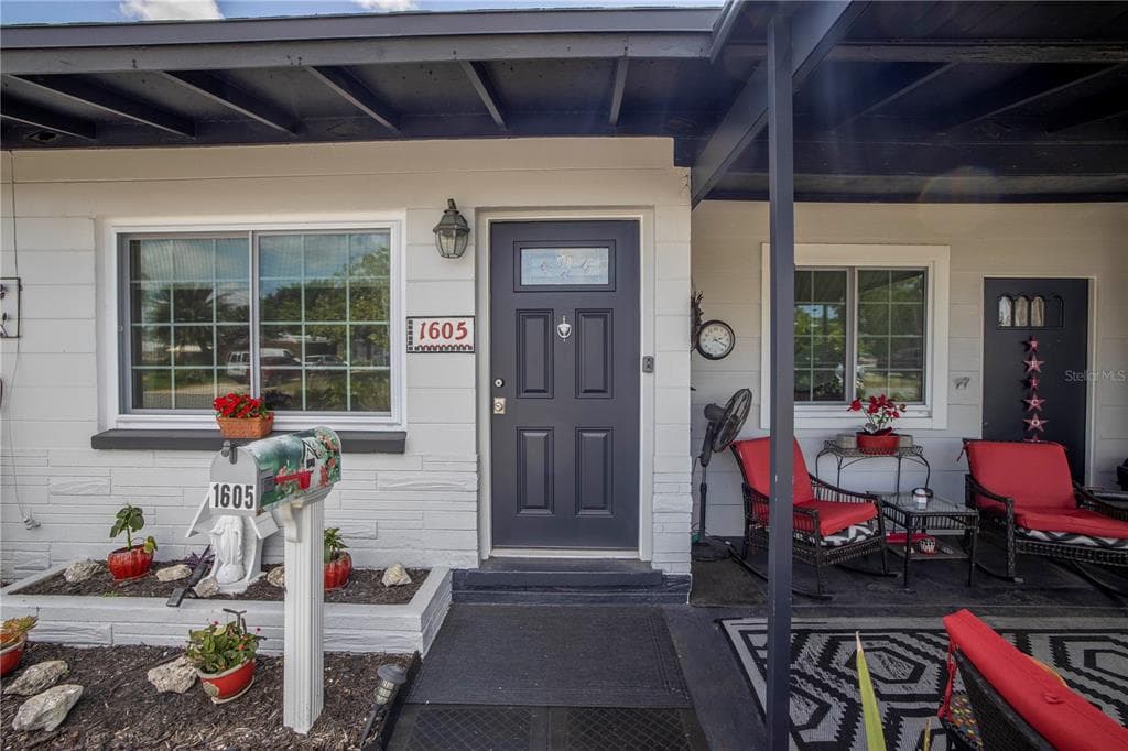 1605 MARILYN AVENUE BRADENTON, FL 34207
