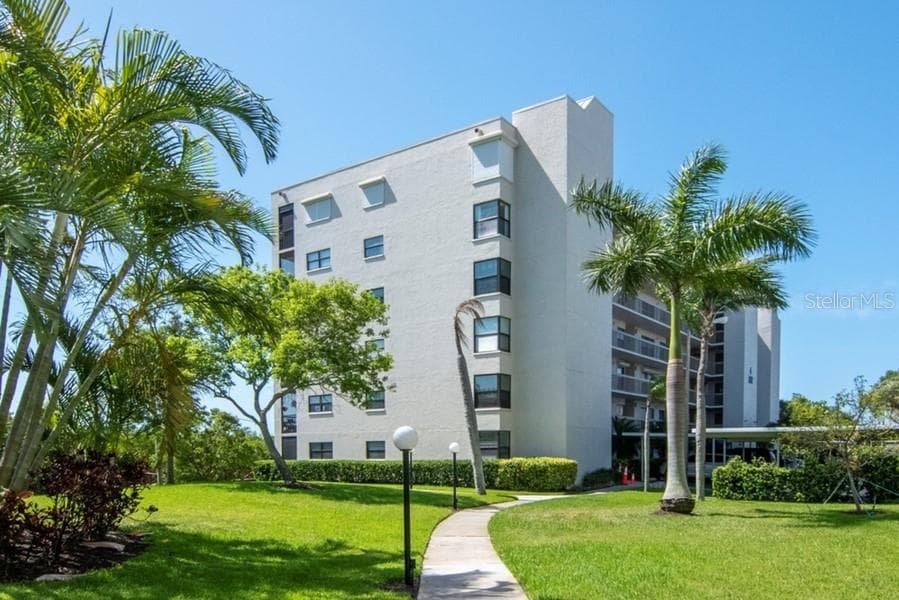 1332 PASADENA AVENUE S UNIT 206 SOUTH PASADENA, FL 33707