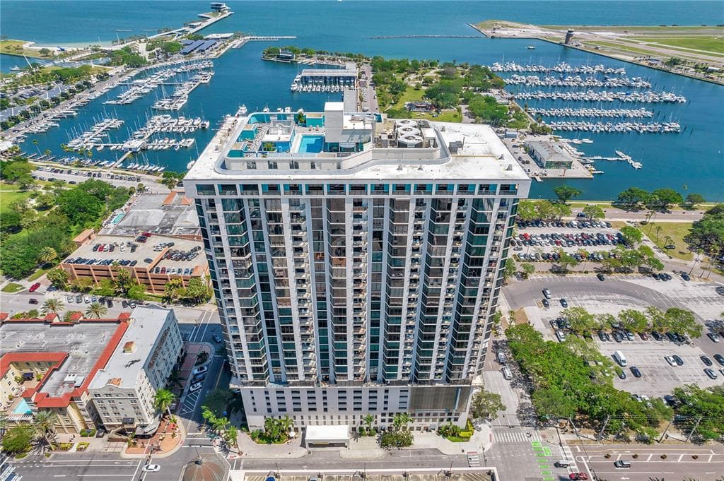 1 BEACH DRIVE SE UNIT 1810 ST PETERSBURG, FL 33701