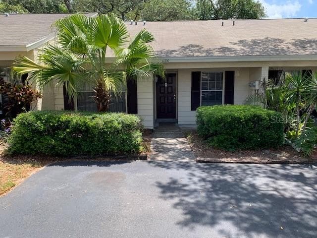 1136 DOVER COURT SAFETY HARBOR, FL 34695