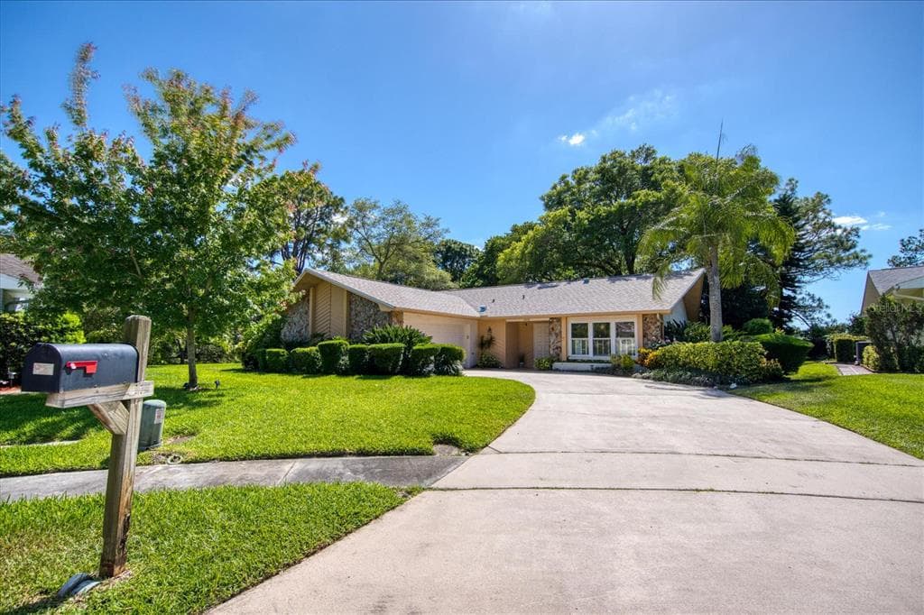 2832 EIVEN COURT PALM HARBOR, FL 34684