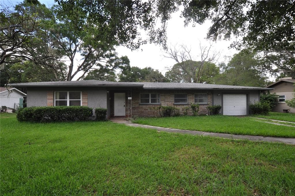 1406 OAKDALE STREET PLANT CITY, FL 33563