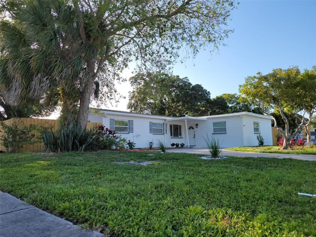 5622 63RD WAY N ST PETERSBURG, FL 33709