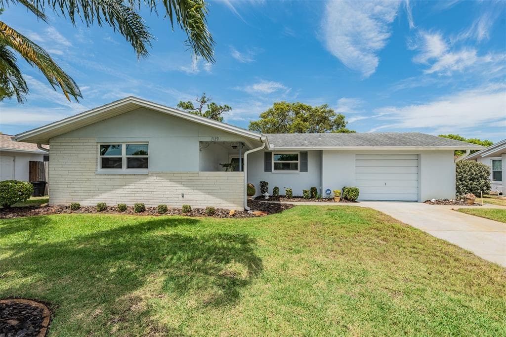 7129 CHERRY LAUREL DRIVE PORT RICHEY, FL 34668