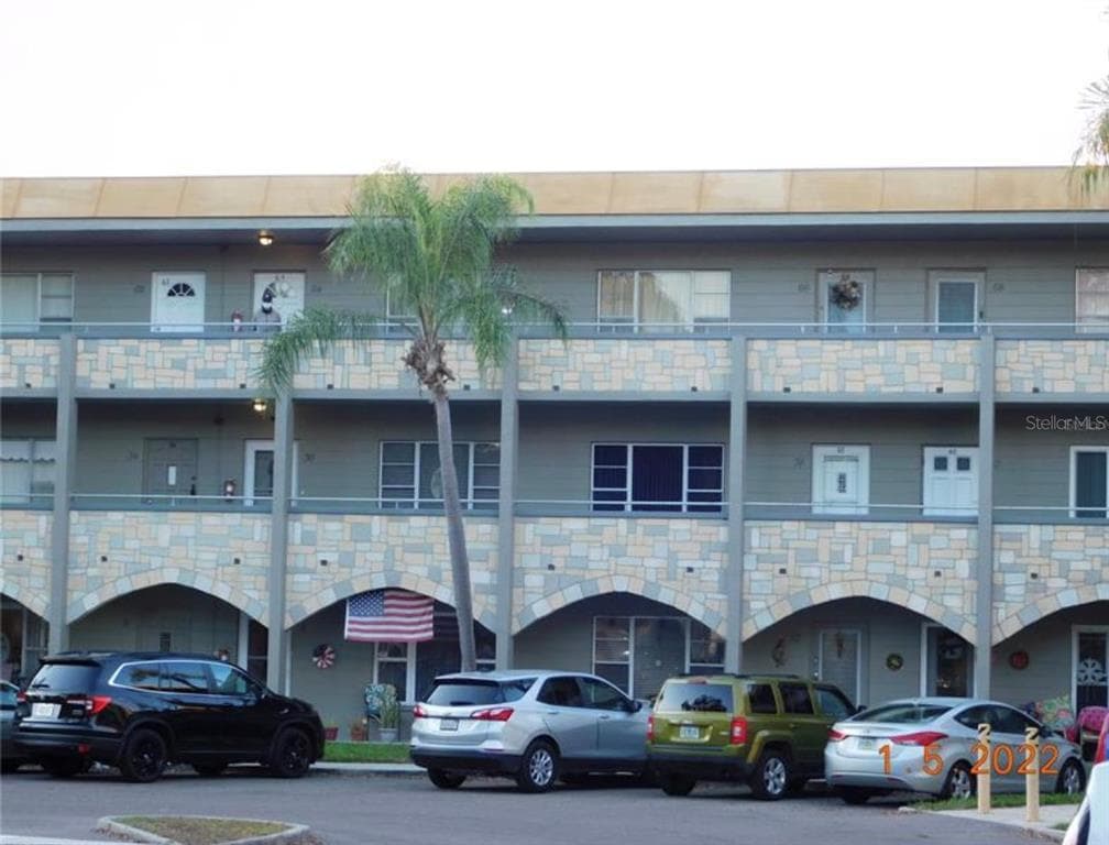 2462 BRAZILIA DRIVE UNIT 64 CLEARWATER, FL 33763