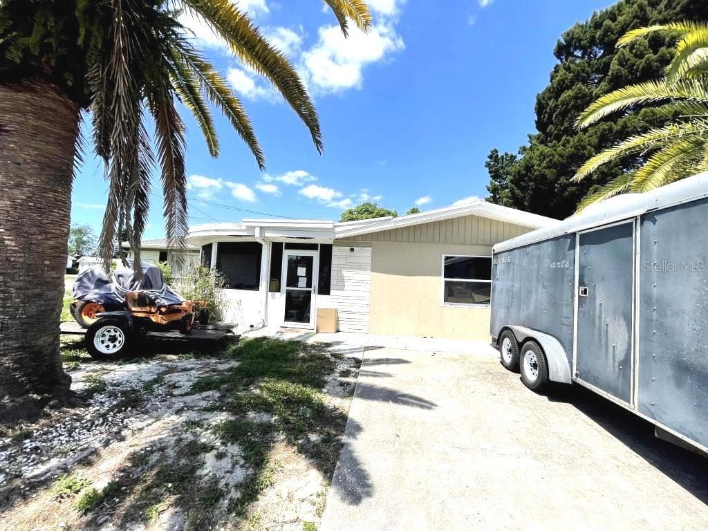 5245 TAMMY LANE HOLIDAY, FL 34690