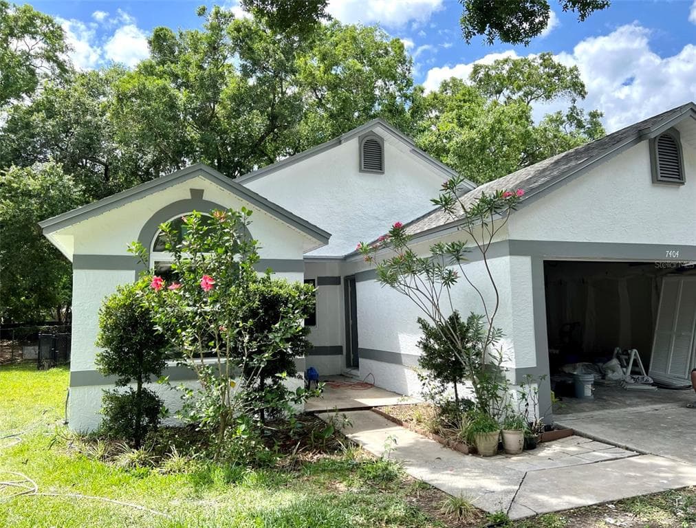 7404 N PACKWOOD AVENUE TAMPA, FL 33604