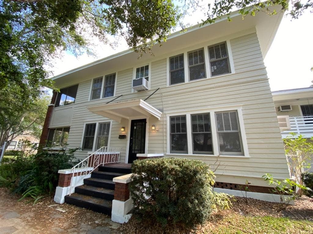176 7TH AVENUE NE