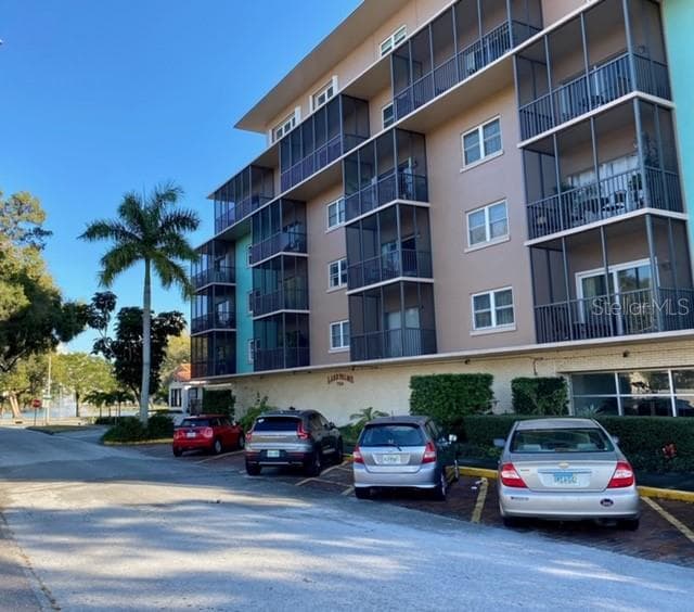 750 BURLINGTON AVENUE N UNIT 4K ST PETERSBURG, FL 33701