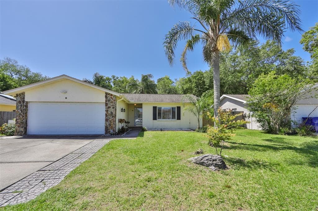 1733 SUTTON PLACE DUNEDIN, FL 34698