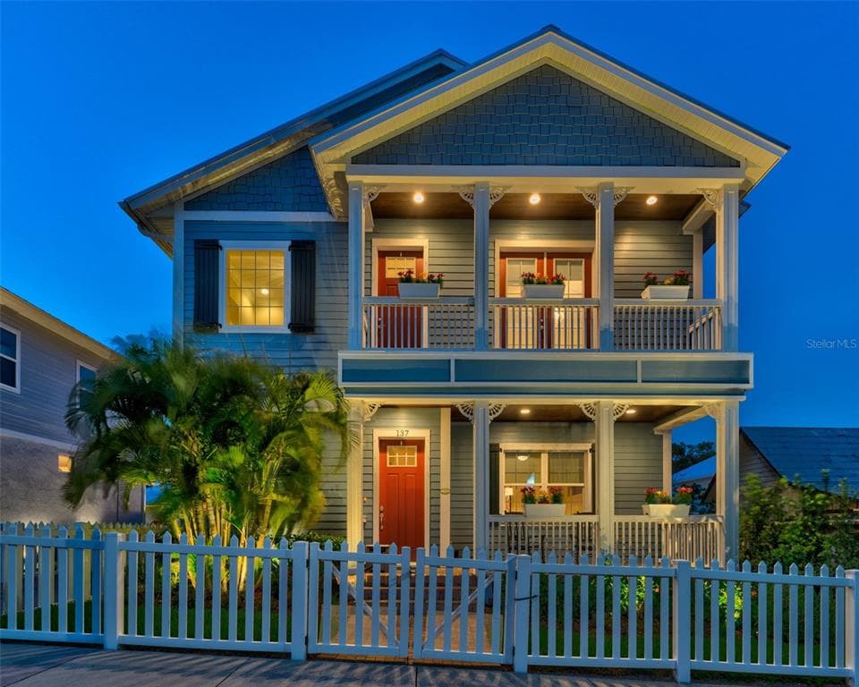 137 E ORANGE STREET TARPON SPRINGS, FL 34689