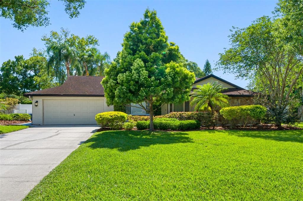 11902 NICKLAUS CIRCLE TAMPA, FL 33624