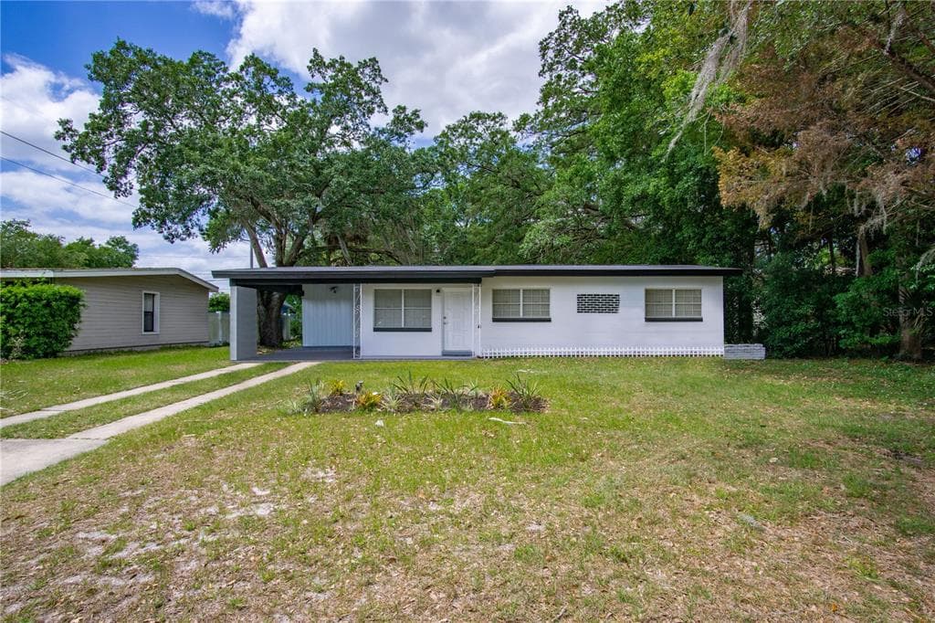 2440 S ELM AVENUE SANFORD, FL 32771