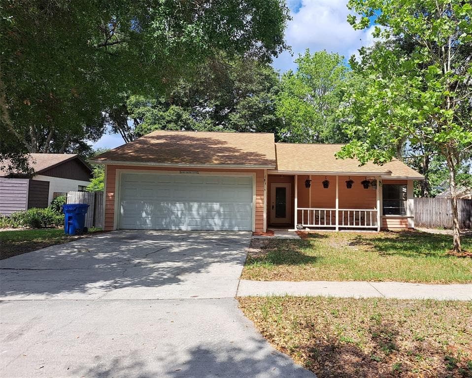 18314 SWAN LAKE DRIVE LUTZ, FL 33549