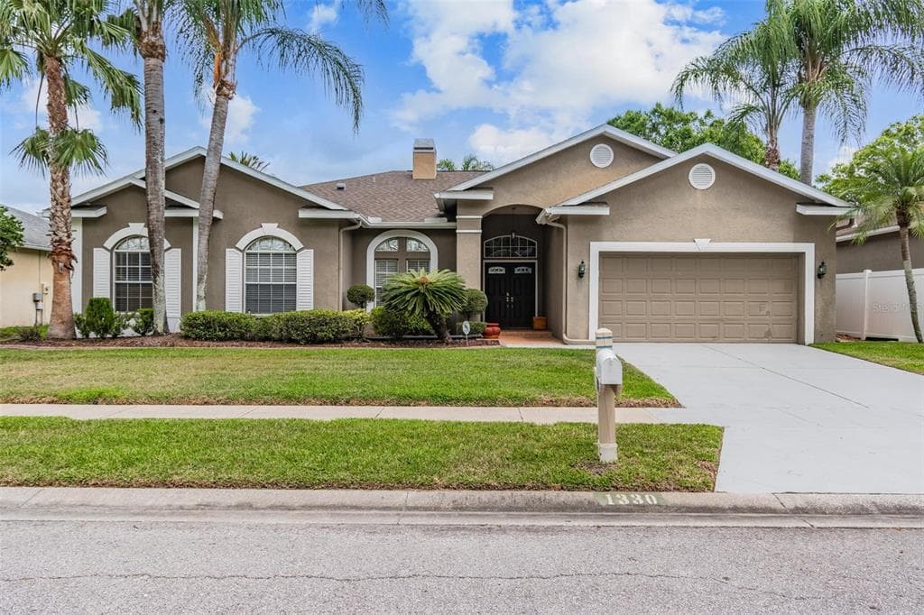 1330 CLEARGLADES DRIVE WESLEY CHAPEL, FL 33543