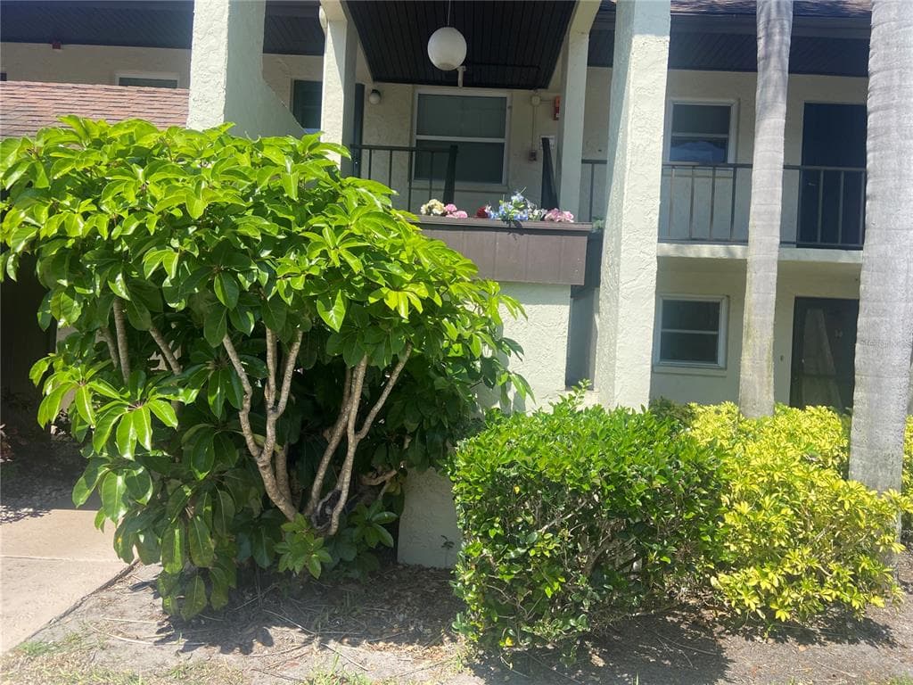 1100 E BAY DRIVE UNIT 49 LARGO, FL 33770