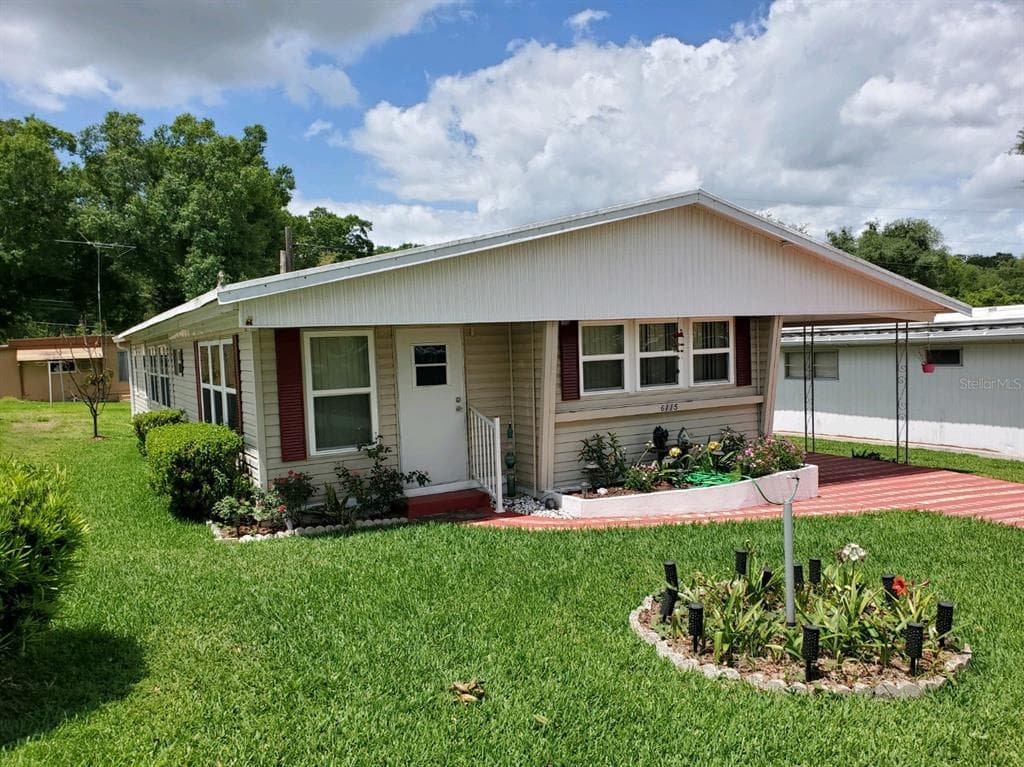 6115 CRESTVIEW LANE ZEPHYRHILLS, FL 33542