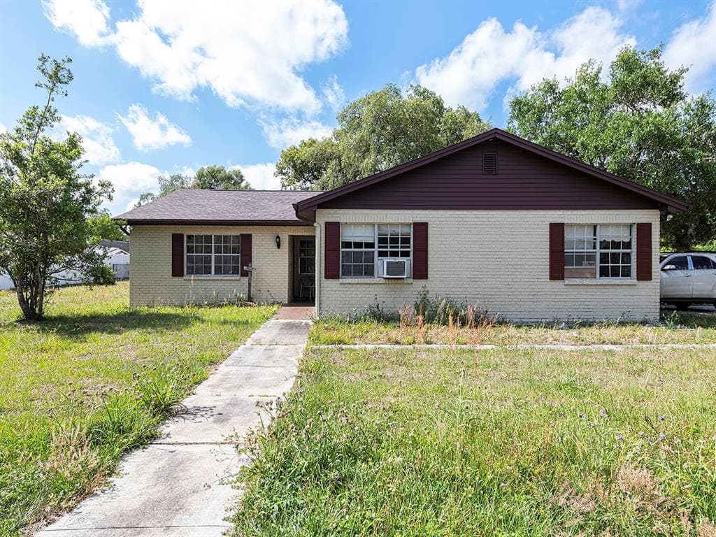 4715 E POINSETTIA AVENUE TAMPA, FL 33617