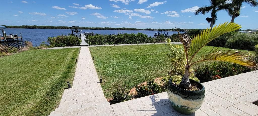 2136 HARBOUR DRIVE PUNTA GORDA, FL 33983
