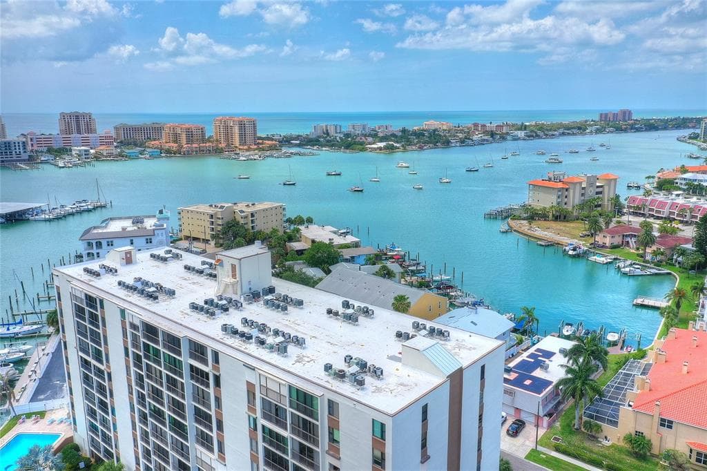 255 DOLPHIN POINT UNIT 805 CLEARWATER, FL 33767