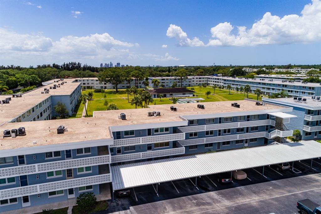 4880 LOCUST STREET NE UNIT 334 ST PETERSBURG, FL 33703