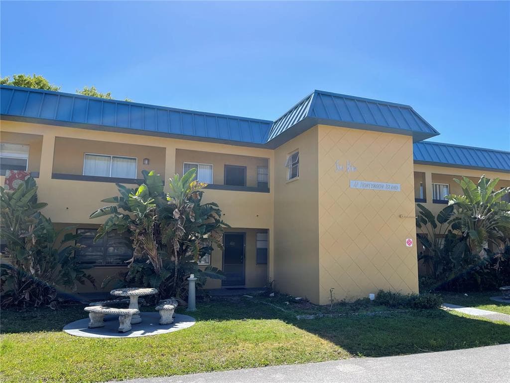 439 PAULA DRIVE S DUNEDIN, FL 34698