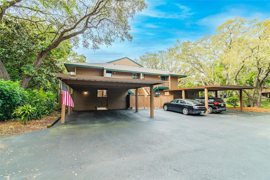 1707 E LENNOX ROAD E UNIT 1707 PALM HARBOR, FL 34683