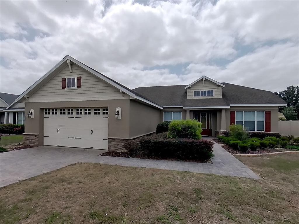 13004 YALE BLUFF DRIVE GRAND ISLAND, FL 32735