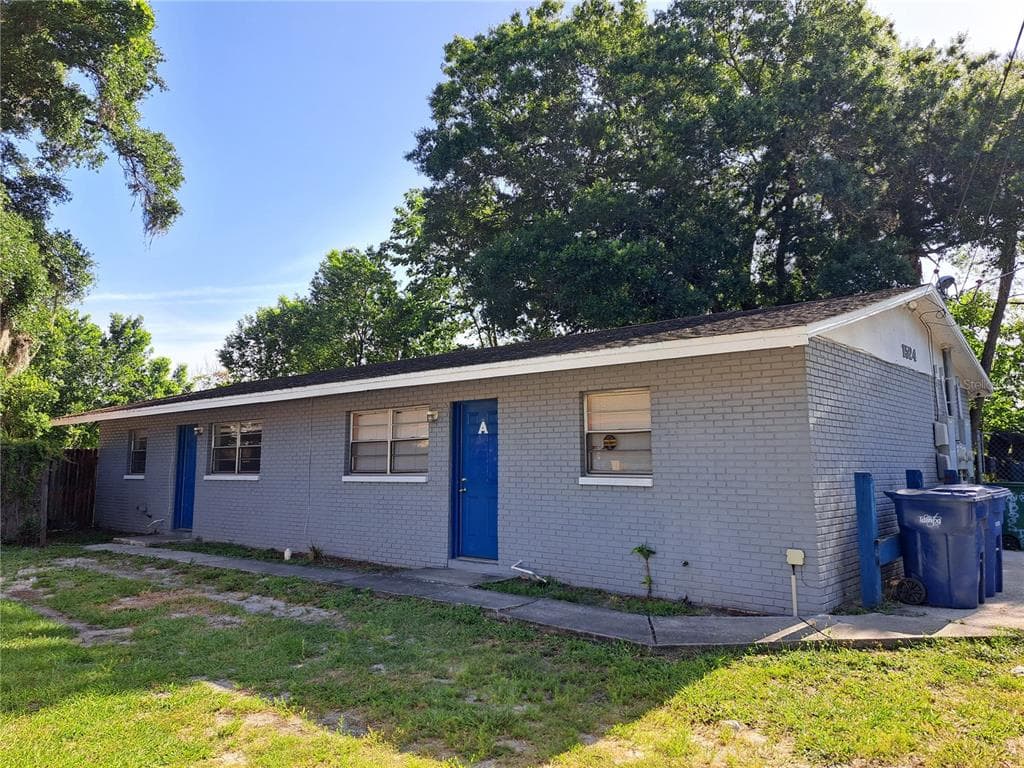1524 E ESKIMO AVENUE UNIT AB TAMPA, FL 33604