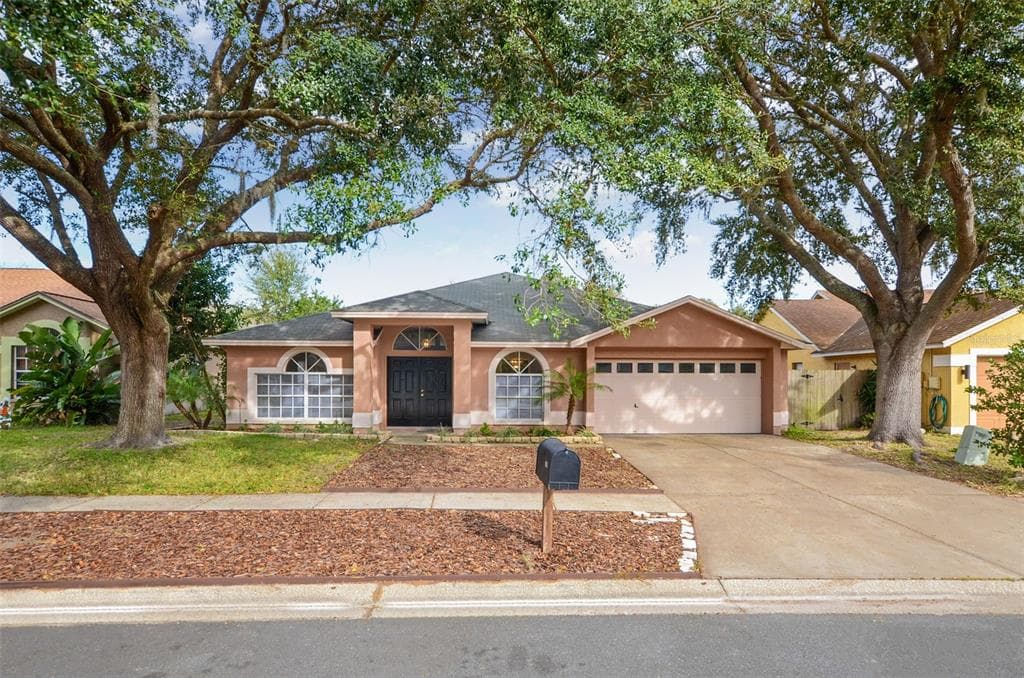 24341 TWIN LAKE DRIVE LAND O LAKES, FL 34639