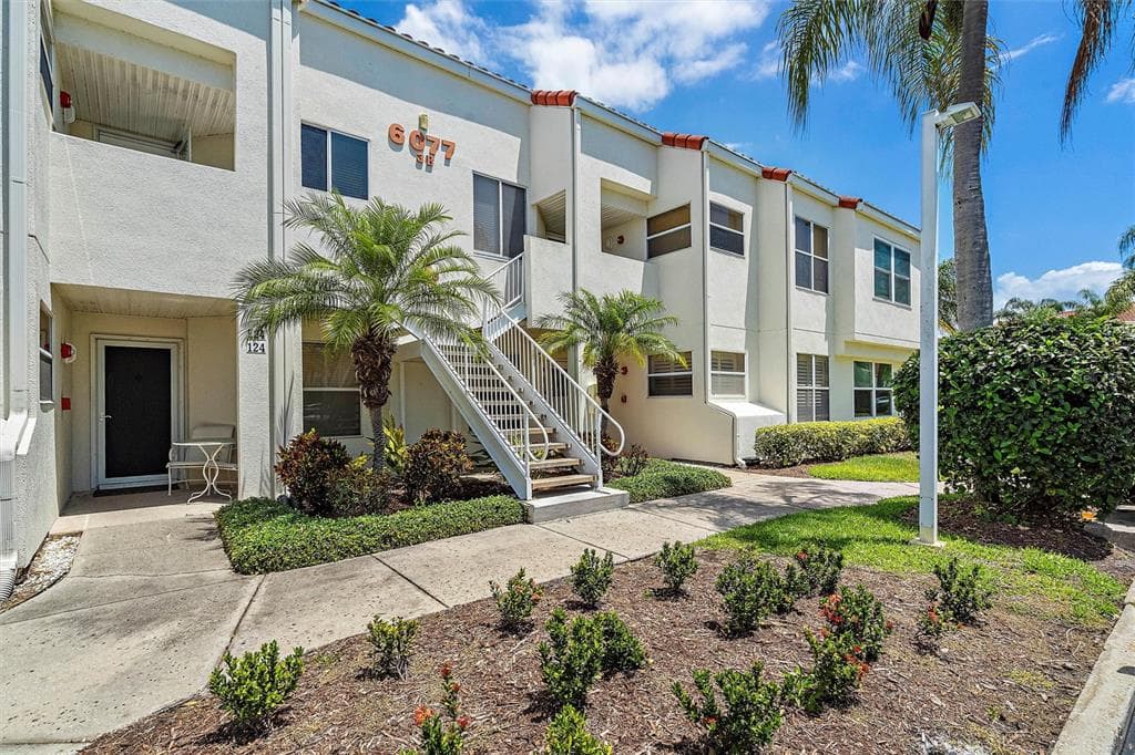 6077 BAHIA DEL MAR BOULEVARD UNIT 225 ST PETERSBURG, FL 33715