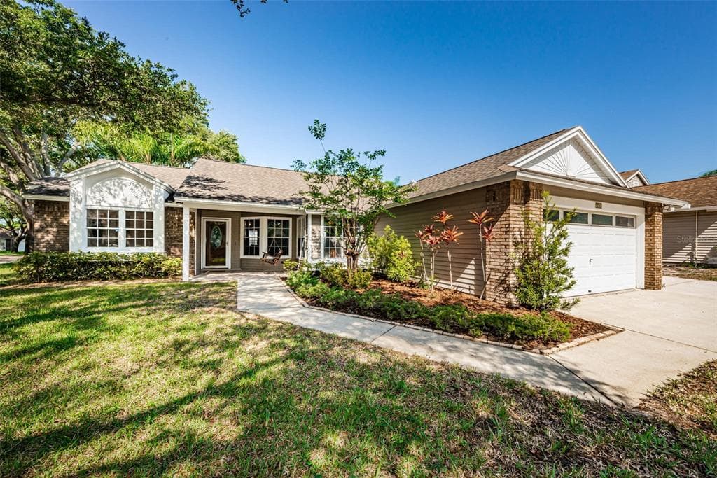 952 FALMOTH DRIVE PALM HARBOR, FL 34684