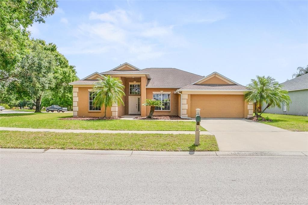 6821 REGENTS VILLAGE WAY APOLLO BEACH, FL 33572